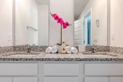 Turnkey Coastal Luxury Townhome Ev Ready * Pensacola