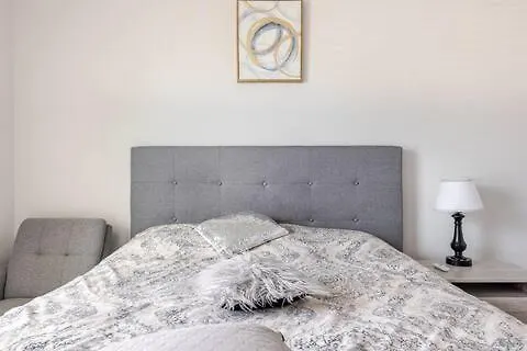 Turnkey Coastal Luxury Townhome Ev Ready