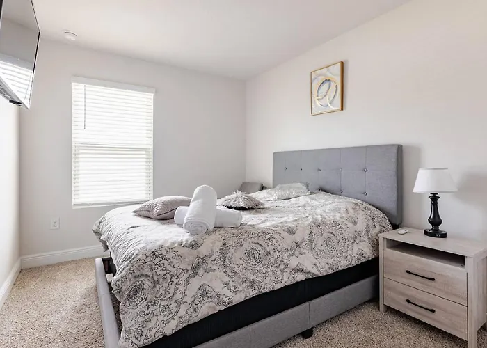 Apartment Turnkey Coastal Luxury Townhome Ev Ready *